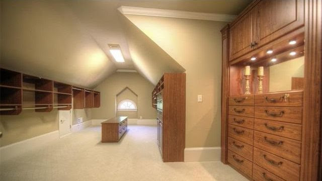 Walk-in closet