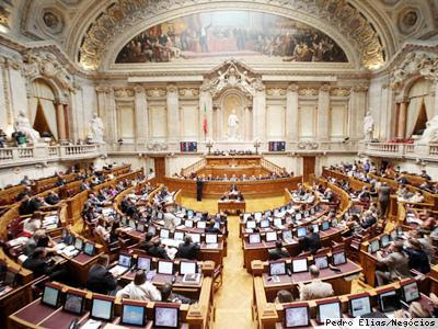 Um tacho para a vida: a subvenção vitalícia dos políticos em Portugal