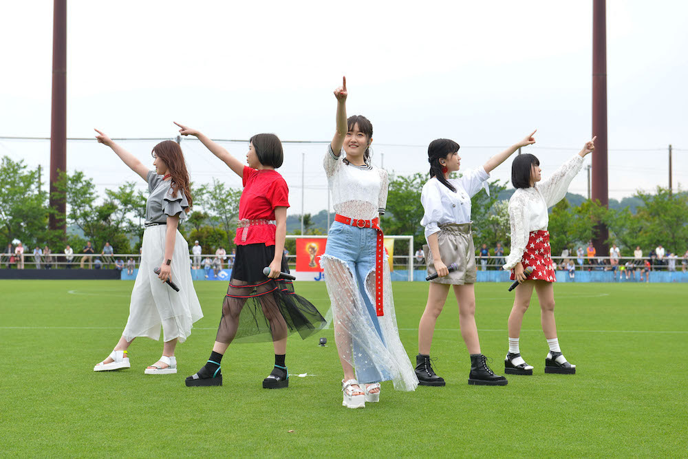 Little Glee Monster 世界はあなたに笑いかけている 初披露 Actress Press