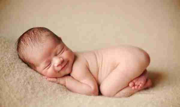 Η Τρέισι Ρέιβερ φωτογραφίζει μωρά που κοιμούνται!