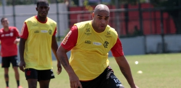 Fisiologista do Flamengo prefere não trabalhar com uma data para a volta de Adriano