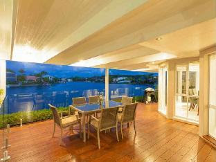 15 Shorehaven Drive Apartments