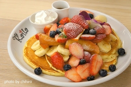 東京表参道人気パンケーキショップ カフェ カイラ ハワイアンパンケーキ スイーツレポーターちひろのおいしいスイーツセレクション
