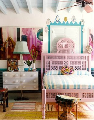 herdofblack:

Love the mix of styles and decades! The little throw rugs on the floor is so cute!