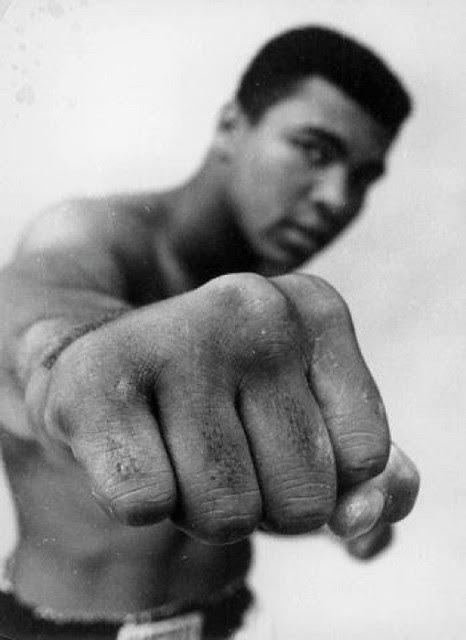 poing-mohamed-ali