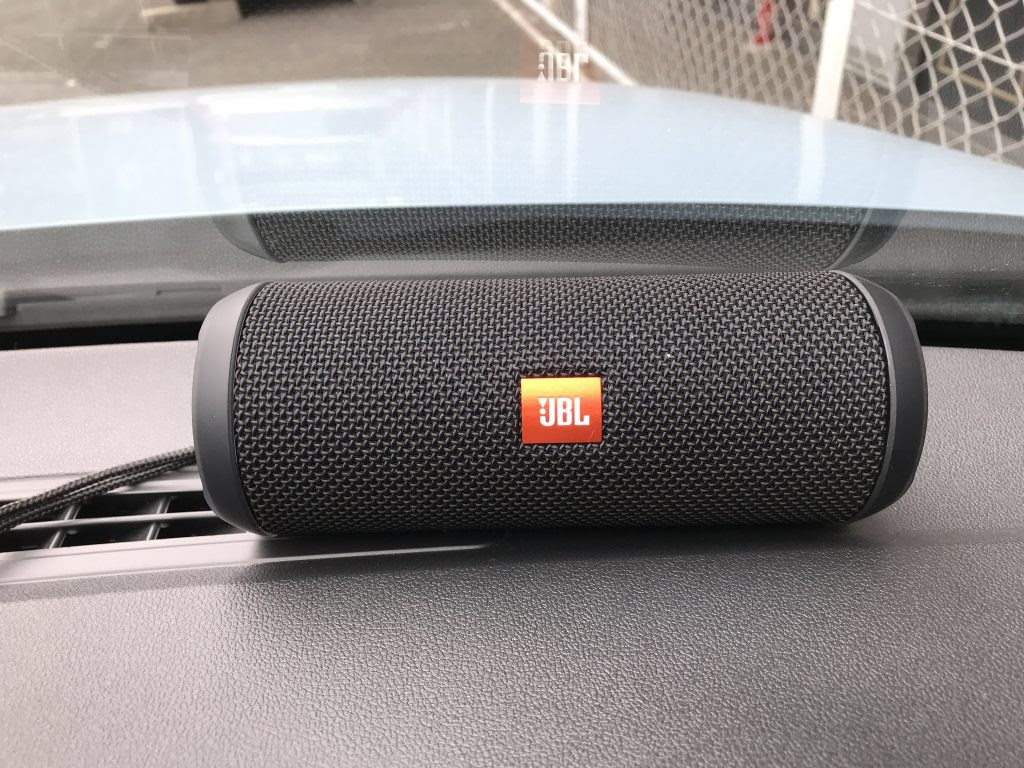 レビュー 車でbluetoothスピーカーの使い方 レンタカーや営業車におすすめ品も紹介