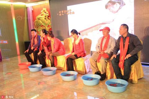  Các nhân viên xuất sắc nhất năm được ngồi trên sân khấu