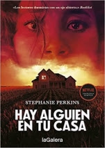 Hay alguien en tu casa Stephanie Perkins