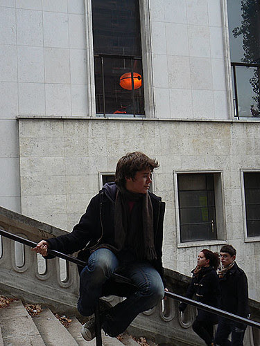 Paul sur les marches.jpg