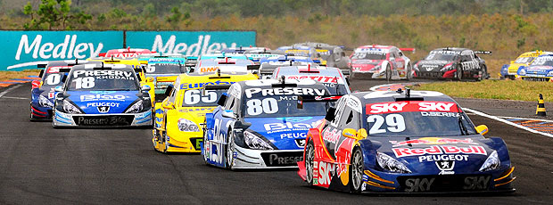disputa Stock Car etapa Campo Grande (Foto: Duda Bairros / Stock Car)