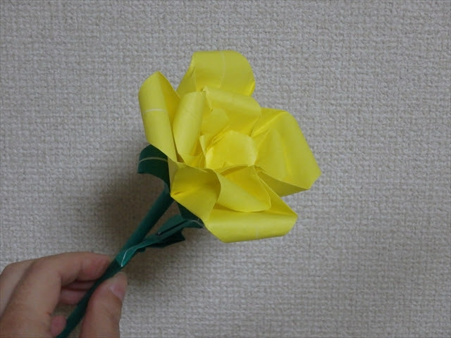 折り紙でバラの立体な簡単な作り方 バラのがくの折り方