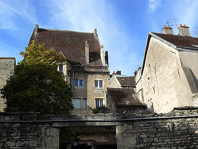 maisons de dole aux toits pentus.jpg