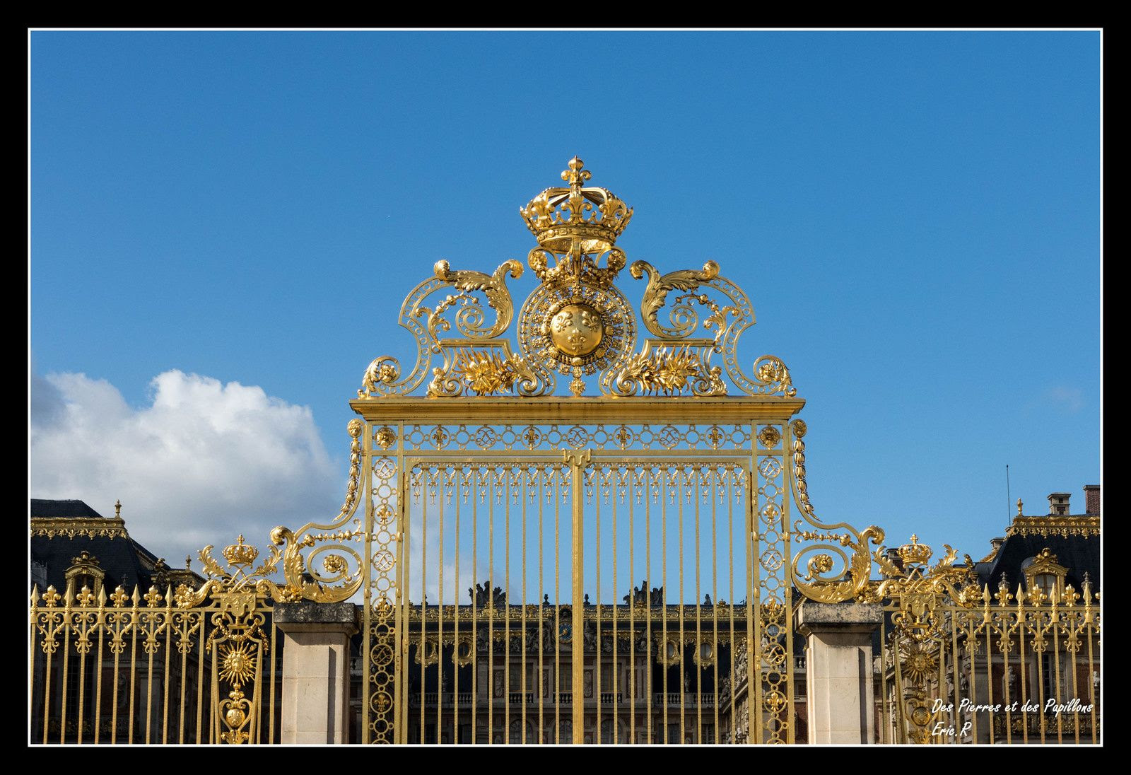 Le portail d'entrée.