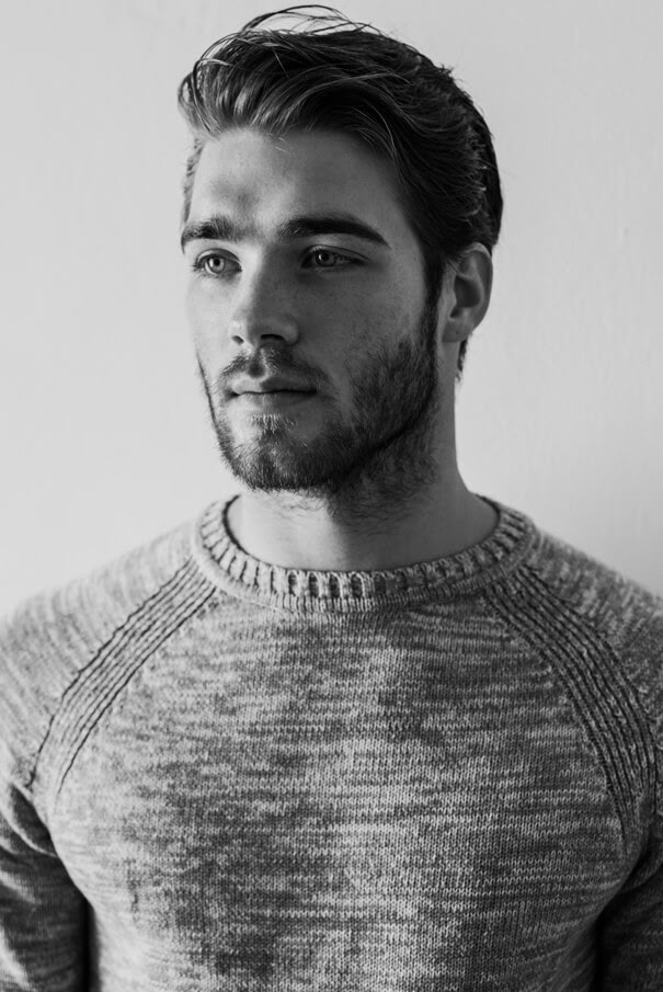 5 Awesome Hairstyles for Men with Wavy Hair