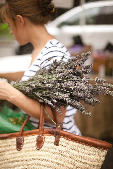 heartbeatoz:

(via The Simply Luxurious Life: Why Not … Savor the Last Days of Summer?)
