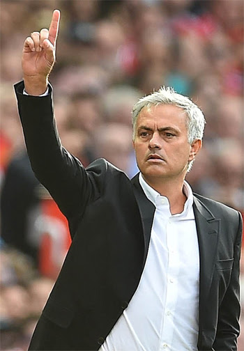 man-utd-giu-dinh-bang-nho-tai-xoay-chuyen-cua-mourinho-1