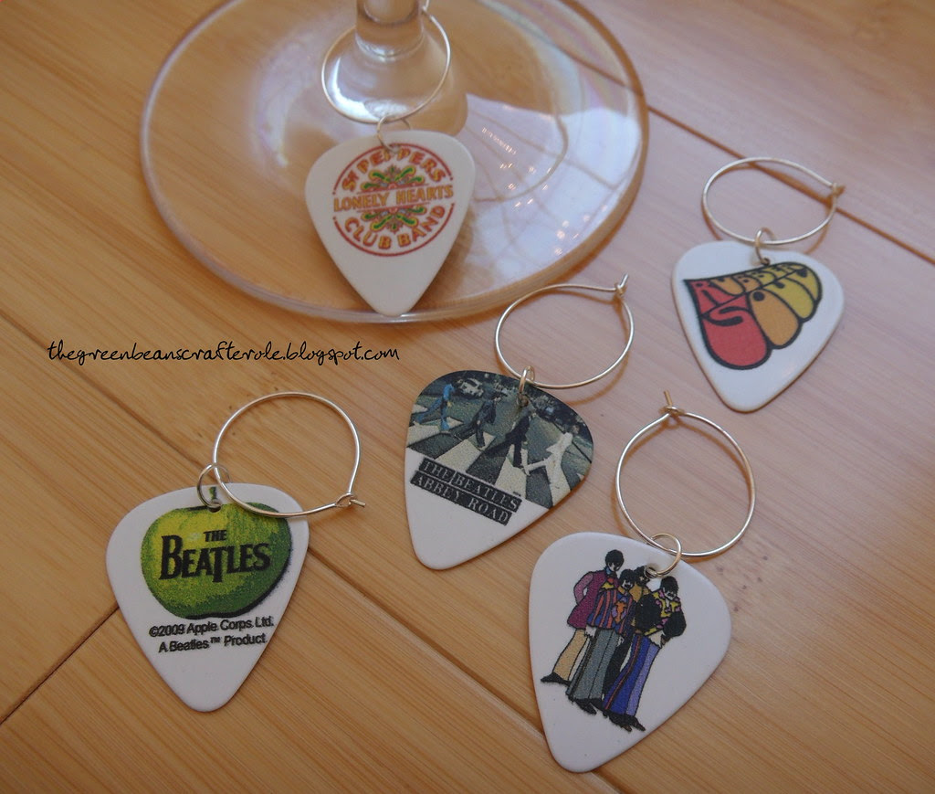 GUITAR PICK WINE CHARMS