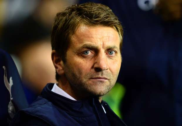 Tottenham boss Sherwood bites back at Van Gaal 