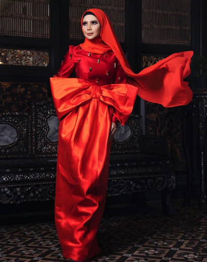 che ta pki baju merah