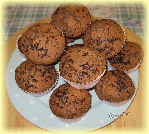 MAGDALENAS DE AVELLANA Y CHOCOLATE