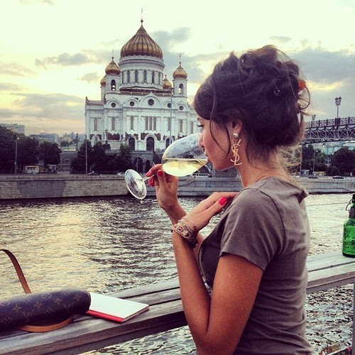 chanellissime:

Sunshine cafe | via Tumblr on We Heart Ithttp://weheartit.com/entry/78206800/via/Janikaaa