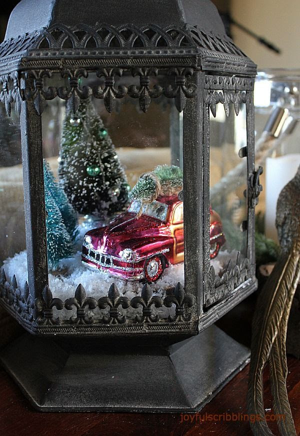16 Magnificent Christmas Lanterns That Will Ornament Your Home