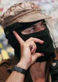 El subcomandante Marcos durante una reunión con adherentes a la otra campaña en la ciudad de Villahermosa, Tabasco, en enero de 2006
