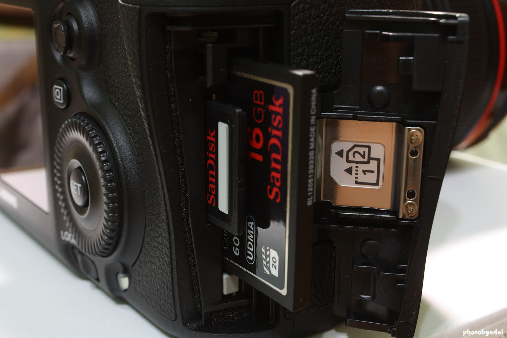 2012.7.23 Canon EOS 5D Mark III Unboxing 