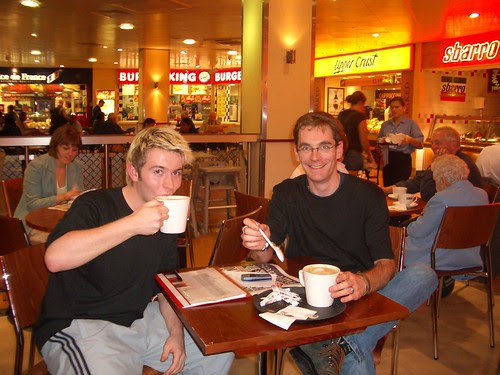 Lukas and Bjorn have a coffee and a rest at Euston 1412