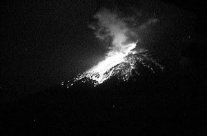 El volcán Popocatépetl registra dos fuertes explosiones en las últimas horas.