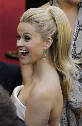 reese witherspoon chin family guy. Reese+witherspoon+oscars+