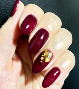 16年トレンドの秋色 バーガンディネイルに変えました ロマンピリカ