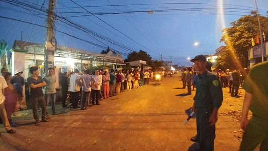 Sập ban công nhà, 3 người tử vong - 1