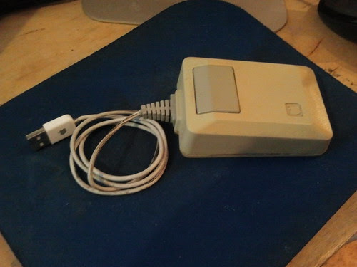 Vintage Macintosh Mouse Case Mod