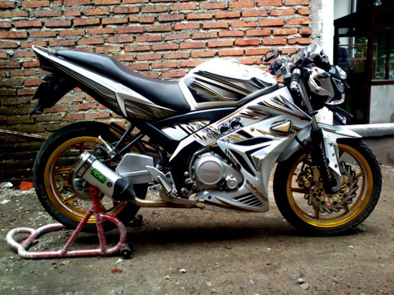 Modif Striping Old Vixion Putih ala Ducati motogp!  MOTOBLAST