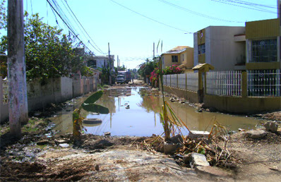 Vuelven a pedir arreglo de aceras, contenes y calles en el Pedro Justo Carrión
