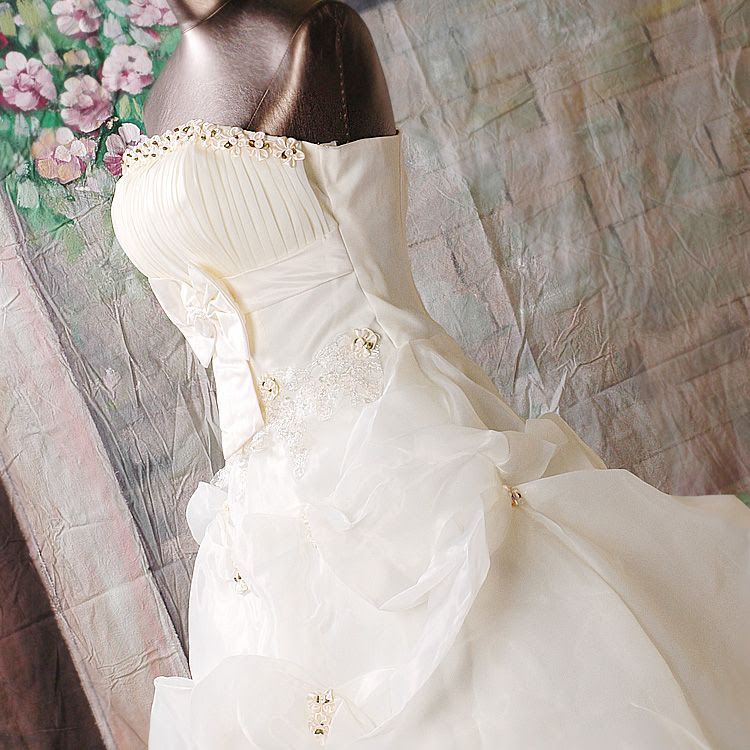 Wholesale - Elegant wedding dresses 2013 new wedding ceremony dress