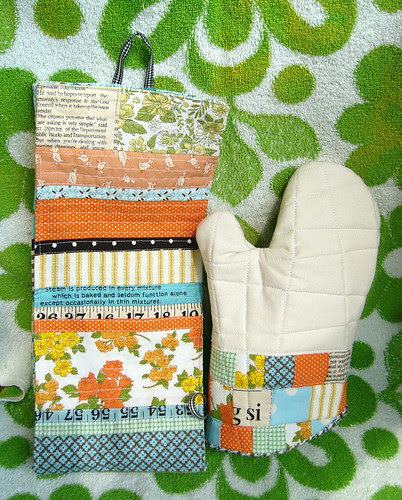 Patchwork oven mitt & plastic bag dispenser