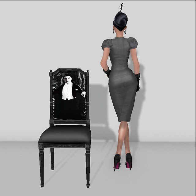 Dollarbie Horror Icon Chair 2