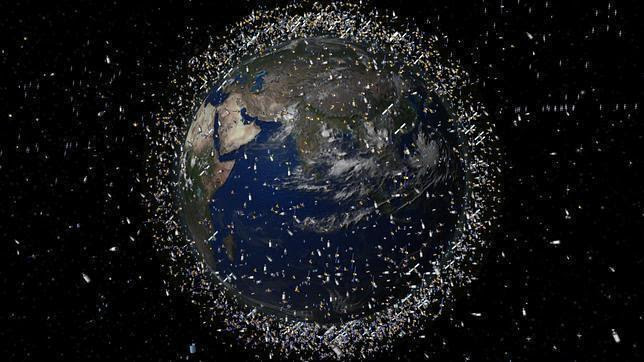 Un guante, tornillos y 70.000 gotas radiactivas: esta basura flota en el espacio