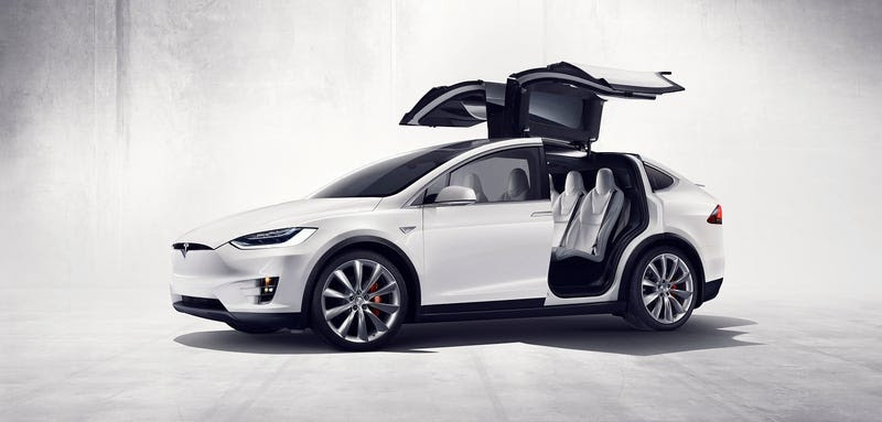 El nuevo Tesla Model X ya está aquí, y parece una nave del futuro