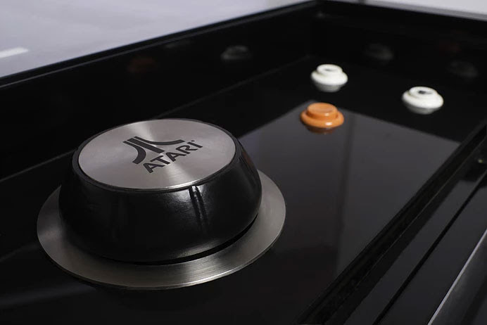 Playable PONG Coffee Table | DudeIWantThat.com