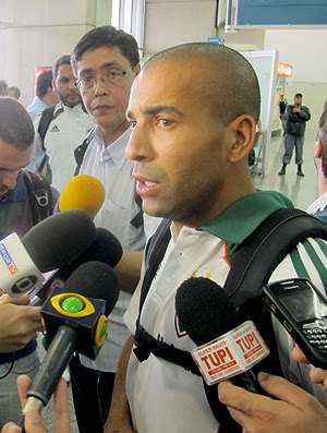 Emerson desembarque Fluminense (Foto: Edgard Sá / Globoesporte.com)