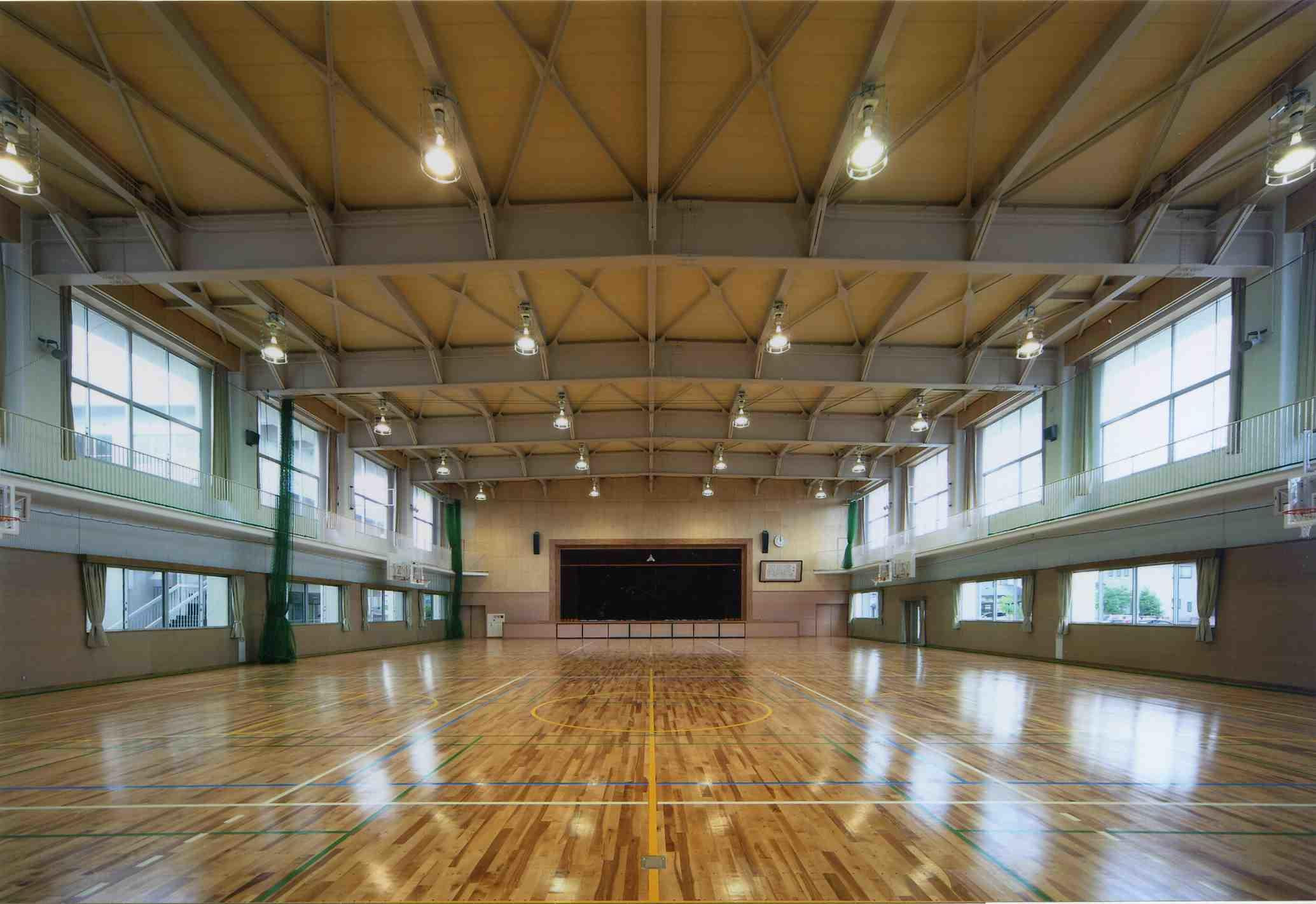 山室中部小学校体育館増改築主体工事 施工事例 石坂建設