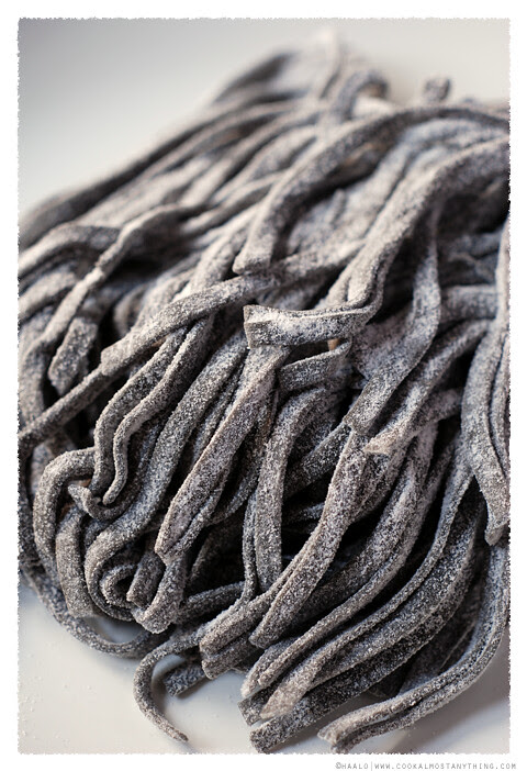 squid ink spaghetti© by Haalo