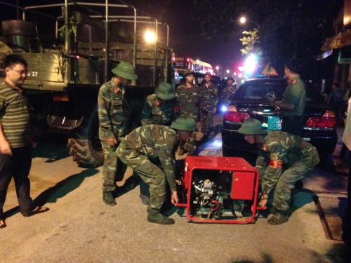 Hình ảnh Hà Tĩnh: Nghẹt thở vô hiệu hóa 2 quả mìn hẹn giờ trong đám tang số 1