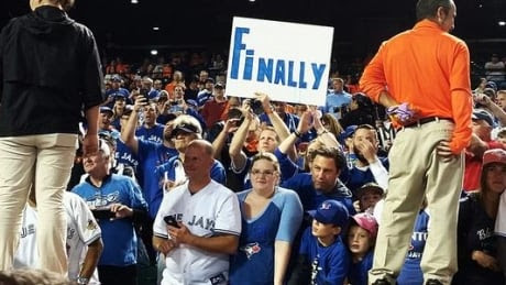 Fans act as 10th man in Baltimore