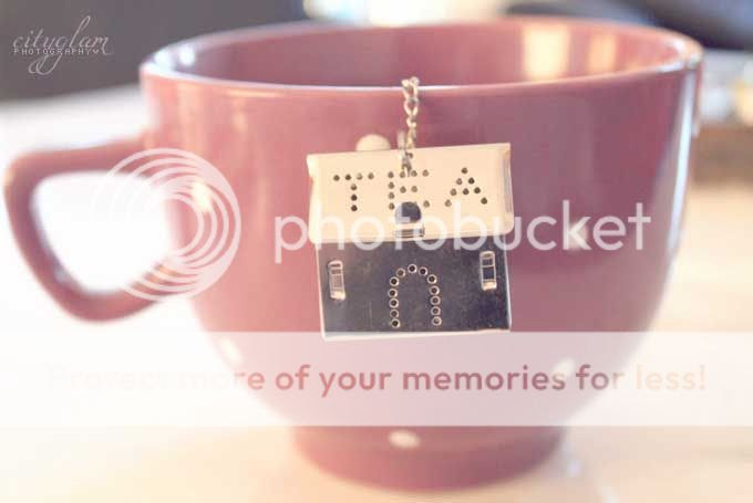 http://i402.photobucket.com/albums/pp103/Sushiina/cityglam/tee1.jpg