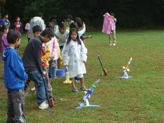 活動レポート 少年の森でペットボトルロケットを飛ばそう こどもエコクラブ