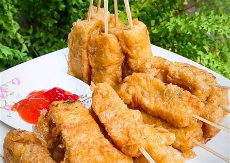 Bespread with black pepper, topped 5 Aneka Cemilan Berbahan Dasar Mie Instan. Bahannya Simpel
